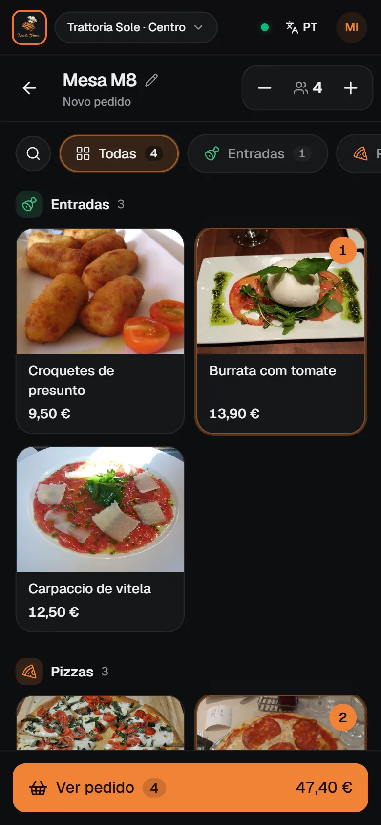 A registar o pedido da mesa M8 no Diner Brain: carta com fotografias à esquerda e o pedido com o total à direita.